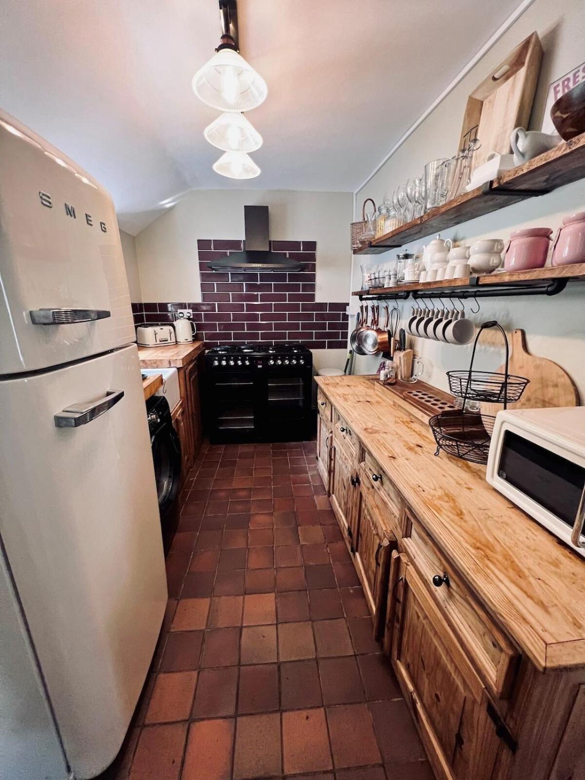6 - Central Location - Entire House - Free Parking Мърдър Титфил Екстериор снимка